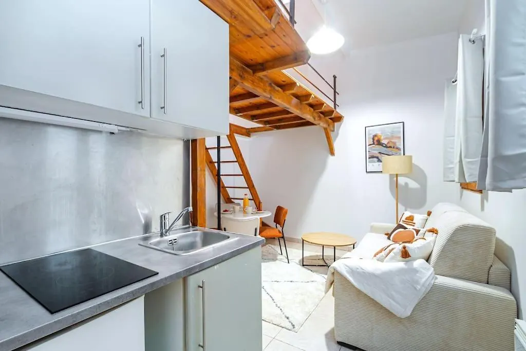 Appartement Avenue Philippe Auguste Paris 0*,